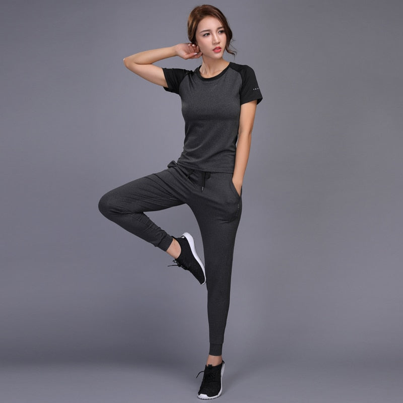 New Women's Sportswear For Yoga Sets Jogging Clothes Gym Workout Fitness Training Sports T-Shirts Running Pants Leggings Suit